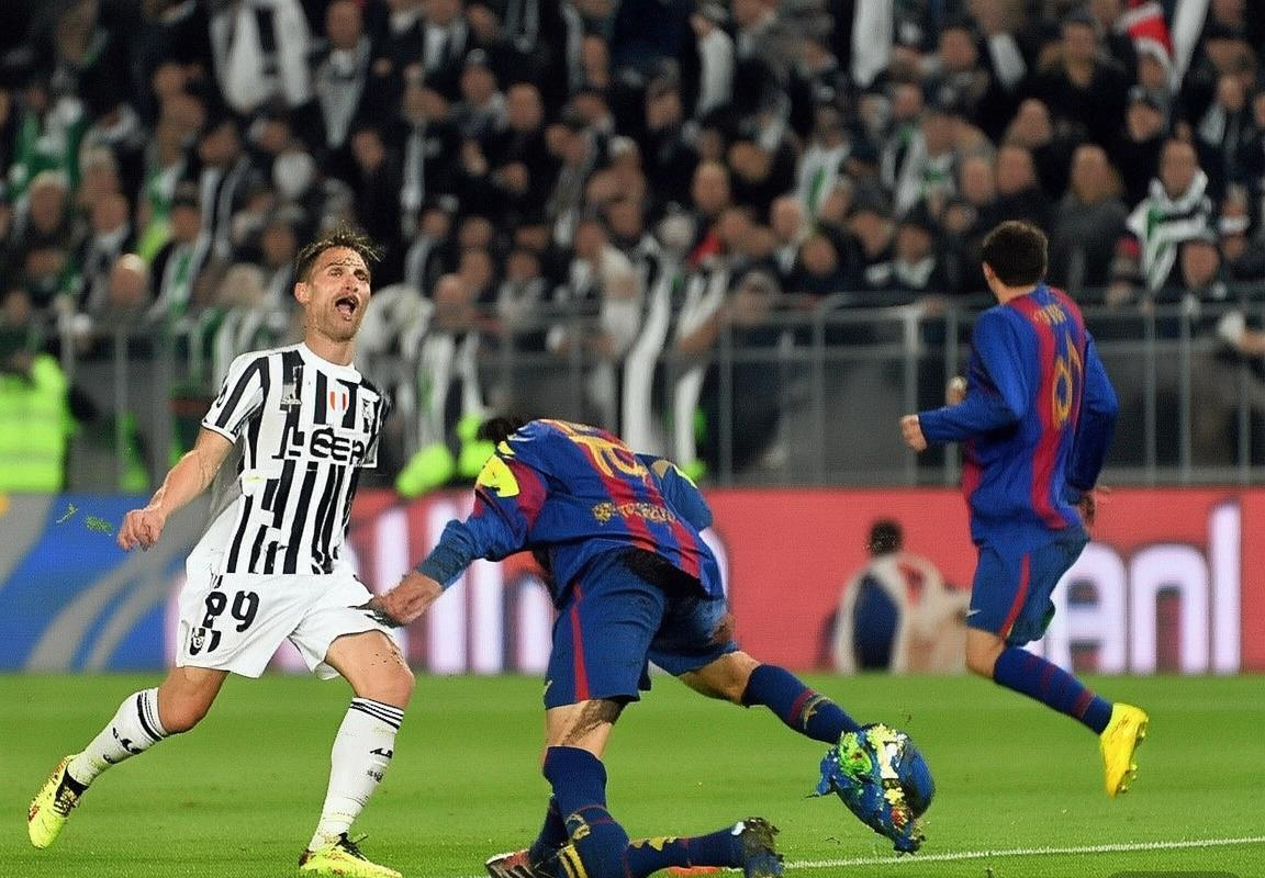 2020尤文图斯VS巴塞罗那巅峰对决：战术解析与经典回顾(图3)