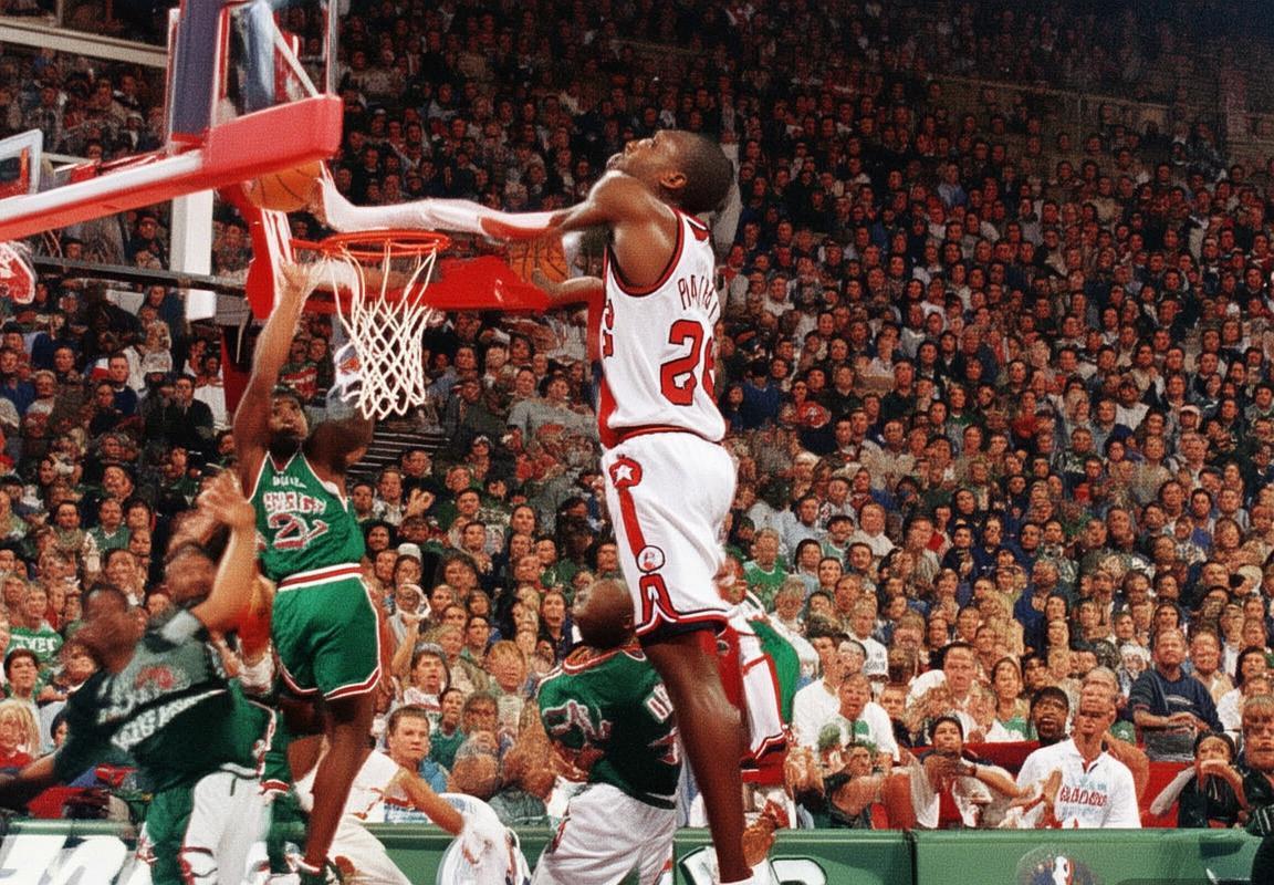 2001年NBA季后赛：猛龙与雄鹿系列赛深度解析(图2)